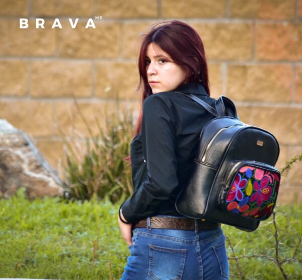 Mochila BRAVA 3 bordado